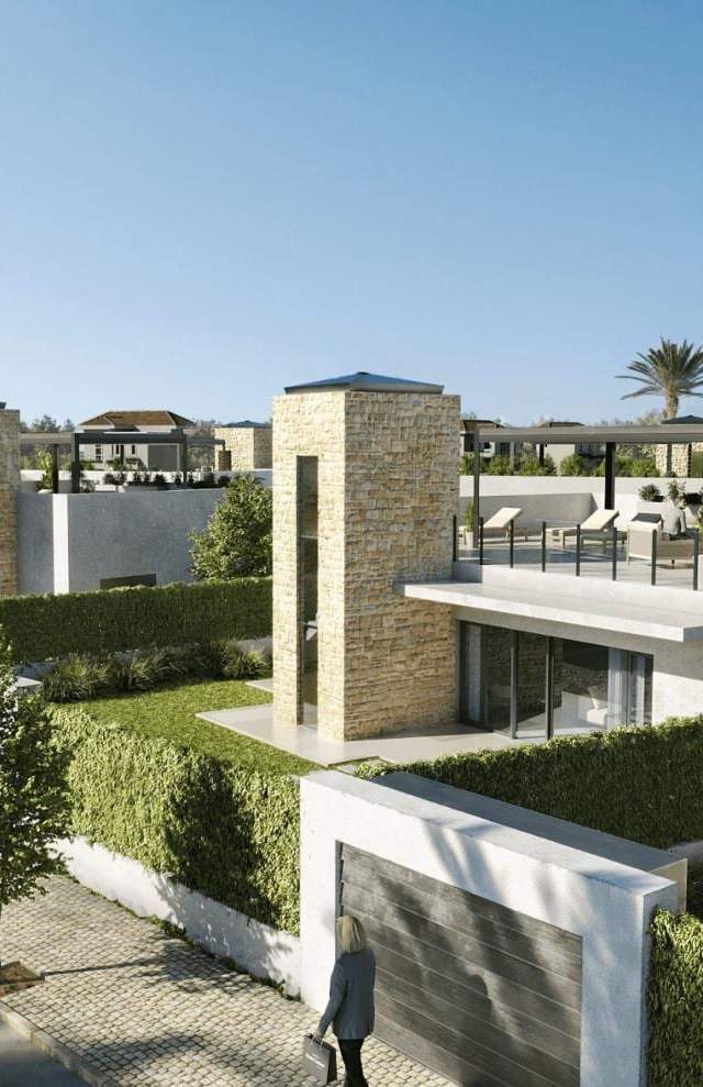 Casa con terreno de 3 dormitorios en Purias