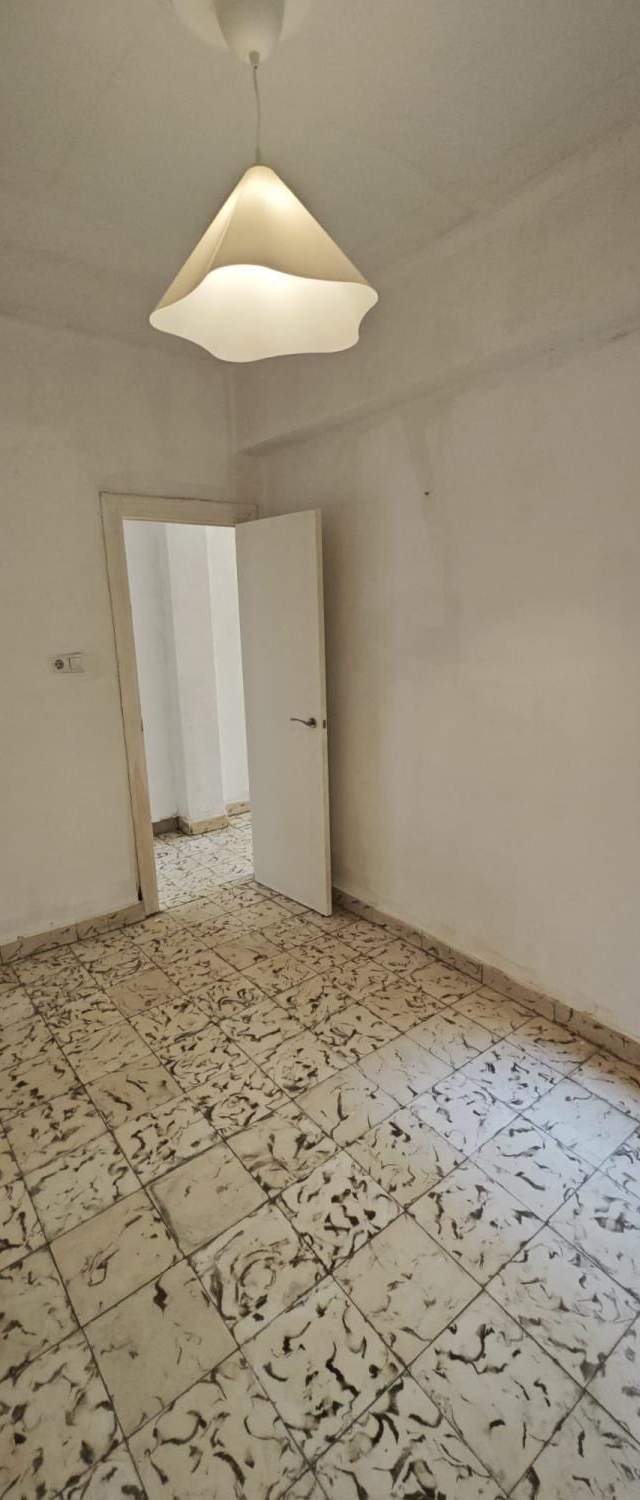 Apartamento de 3 dormitorios en Alzira — imagen 4