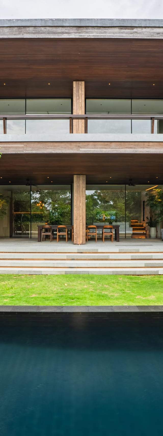 FINCA MODERNA DE LUJO EN TUMBAKAYUH