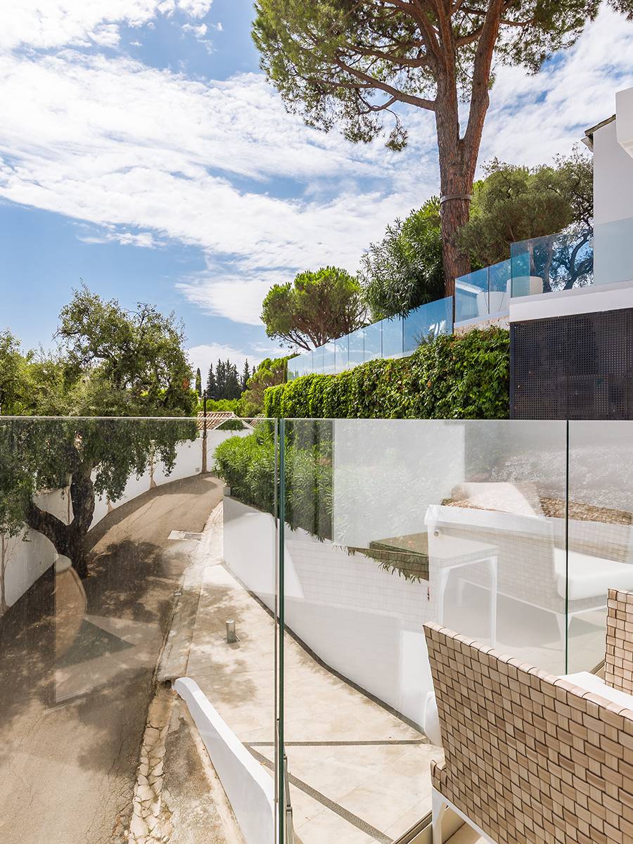 ELEGANTE VILLA TOTALMENTE REFORMADA CON CASA DE INVITADOS Y VISTAS PANORÁMICAS EN EL MADROÑAL - MALAGA — imagen 14