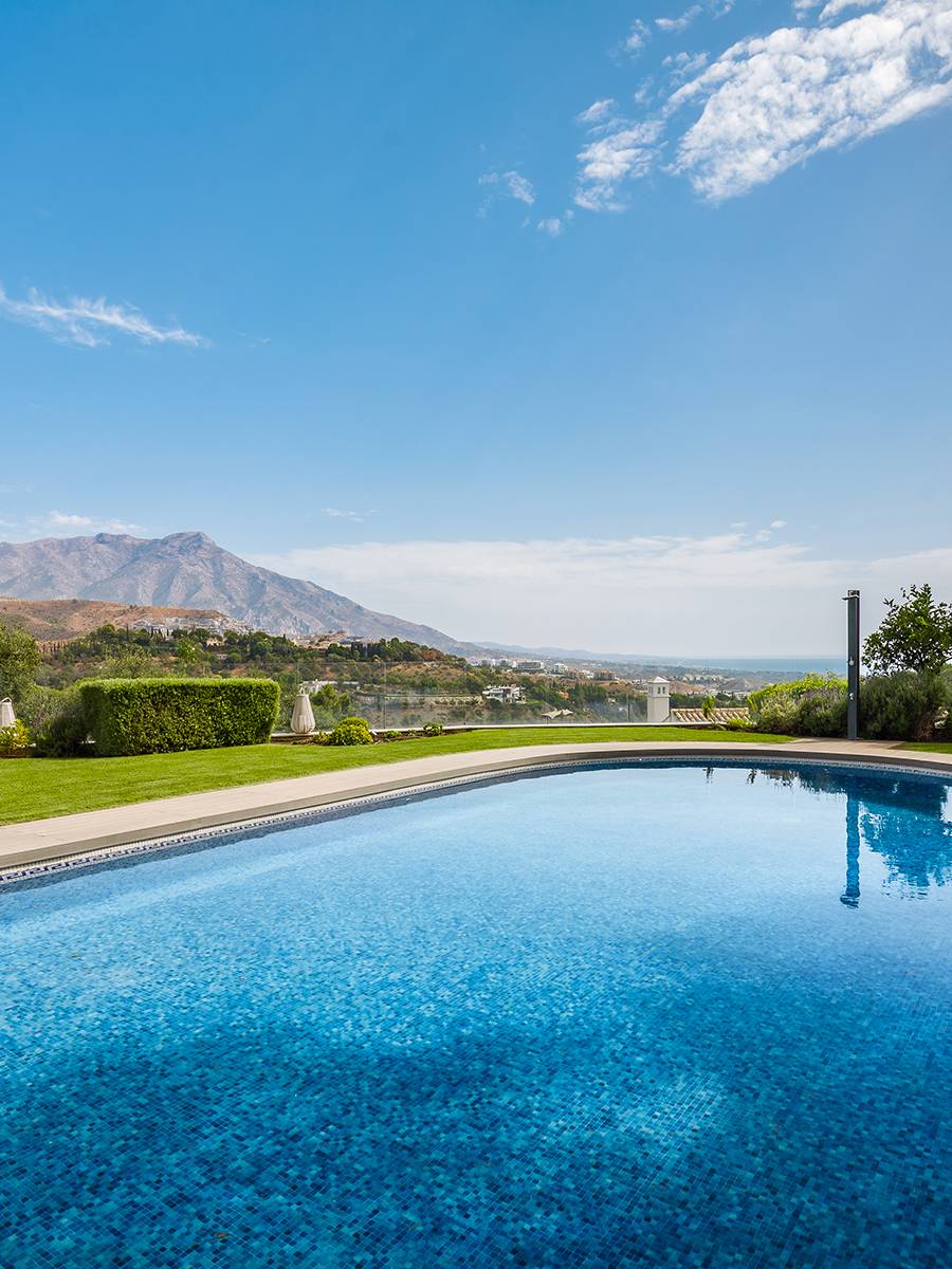 ELEGANTE VILLA TOTALMENTE REFORMADA CON CASA DE INVITADOS Y VISTAS PANORÁMICAS EN EL MADROÑAL - MALAGA — imagen 17