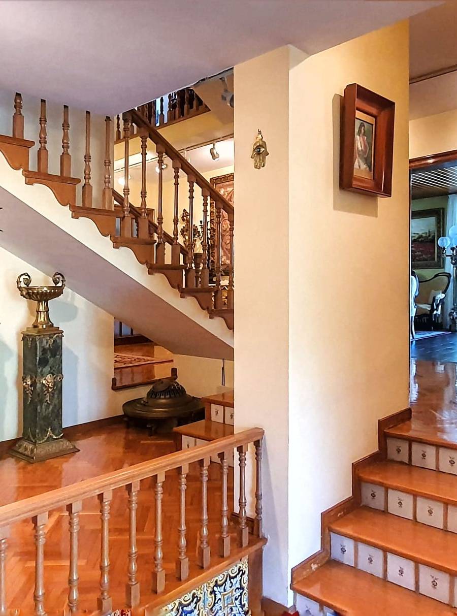 Exclusiva Villa de Estilo Inglés con Piscina Privada y Vistas al Mar - Barcelona — imagen 5