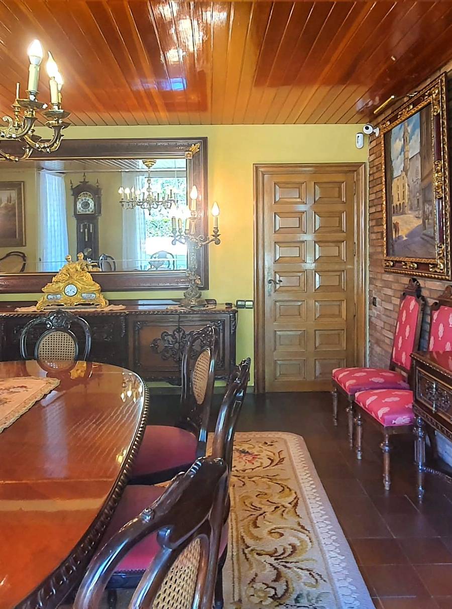 Exclusiva Villa de Estilo Inglés con Piscina Privada y Vistas al Mar - Barcelona — imagen 8