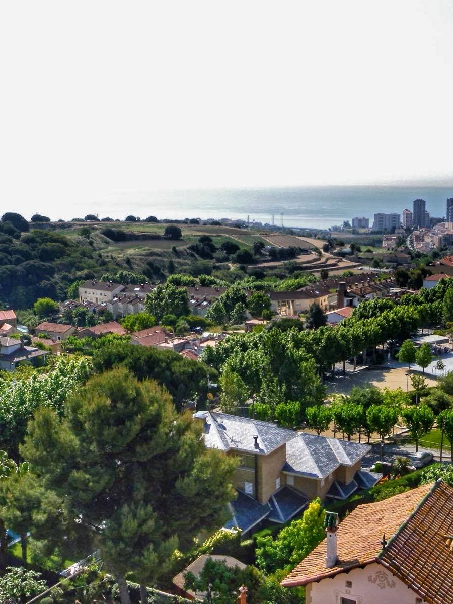 Exclusiva Villa de Estilo Inglés con Piscina Privada y Vistas al Mar - Barcelona — imagen 31
