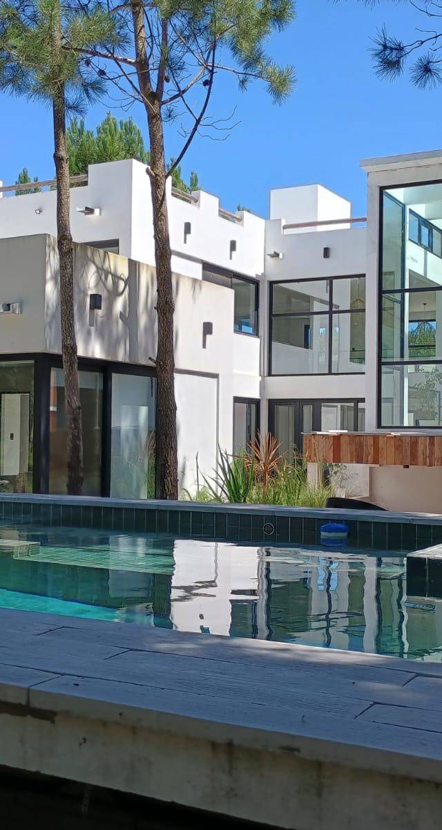 COSTA ESMERALDA -  EXCLUSIVA VIVIENDA A 100 metros DEL MAR