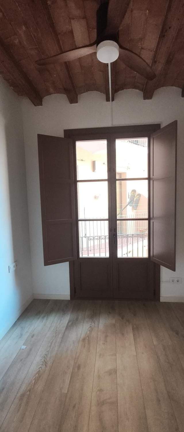 PISO REFORMADO EN SANT ANTONI - BARCELONA — imagen 4