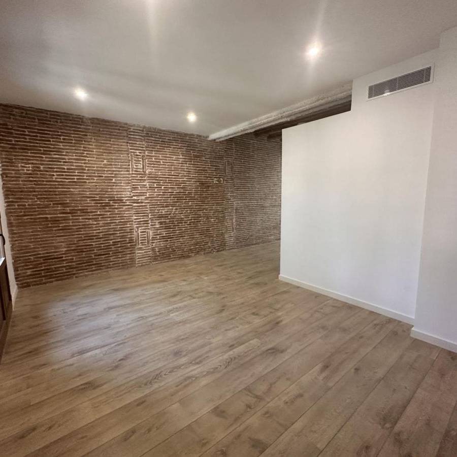 PISO REFORMADO EN SANT ANTONI - BARCELONA — imagen 5