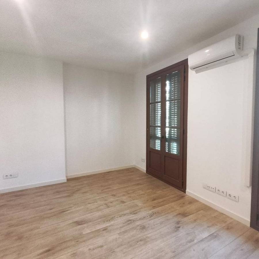 PISO REFORMADO EN SANT ANTONI - BARCELONA — imagen 10