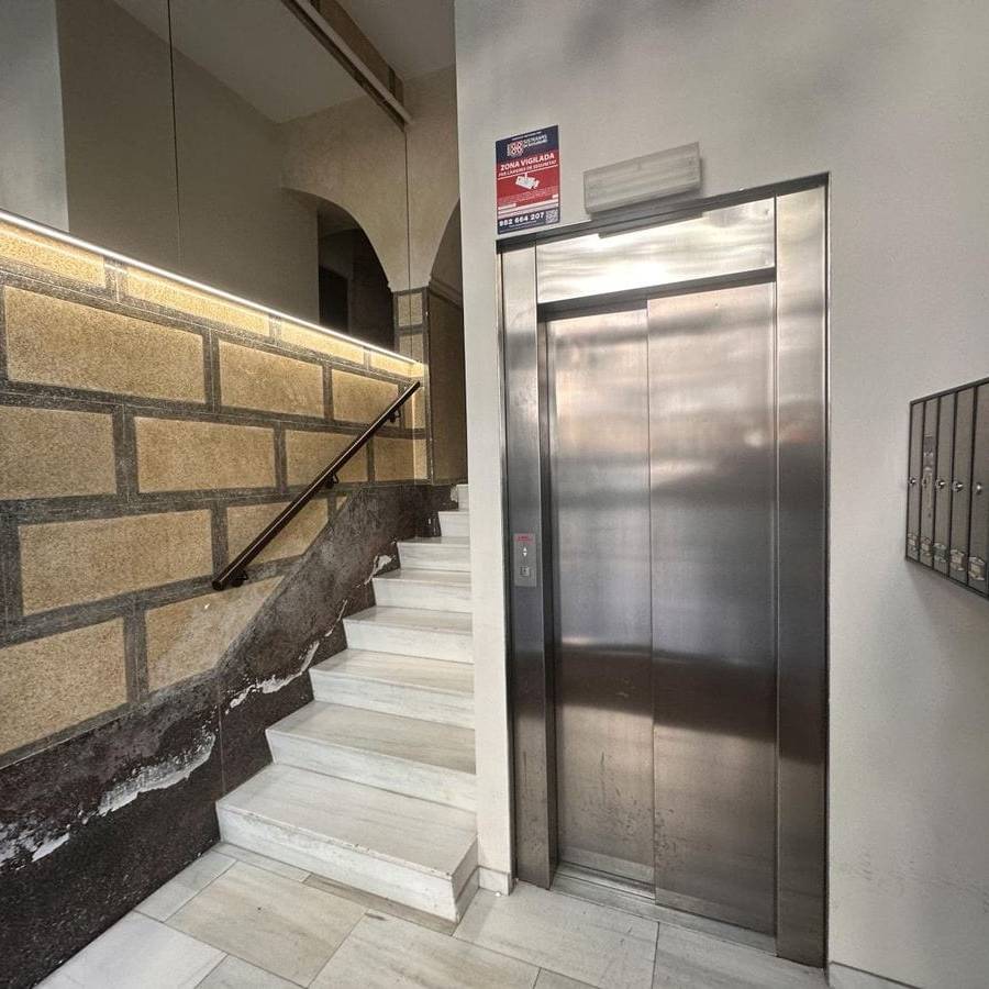 PISO REFORMADO EN SANT ANTONI - BARCELONA — imagen 14