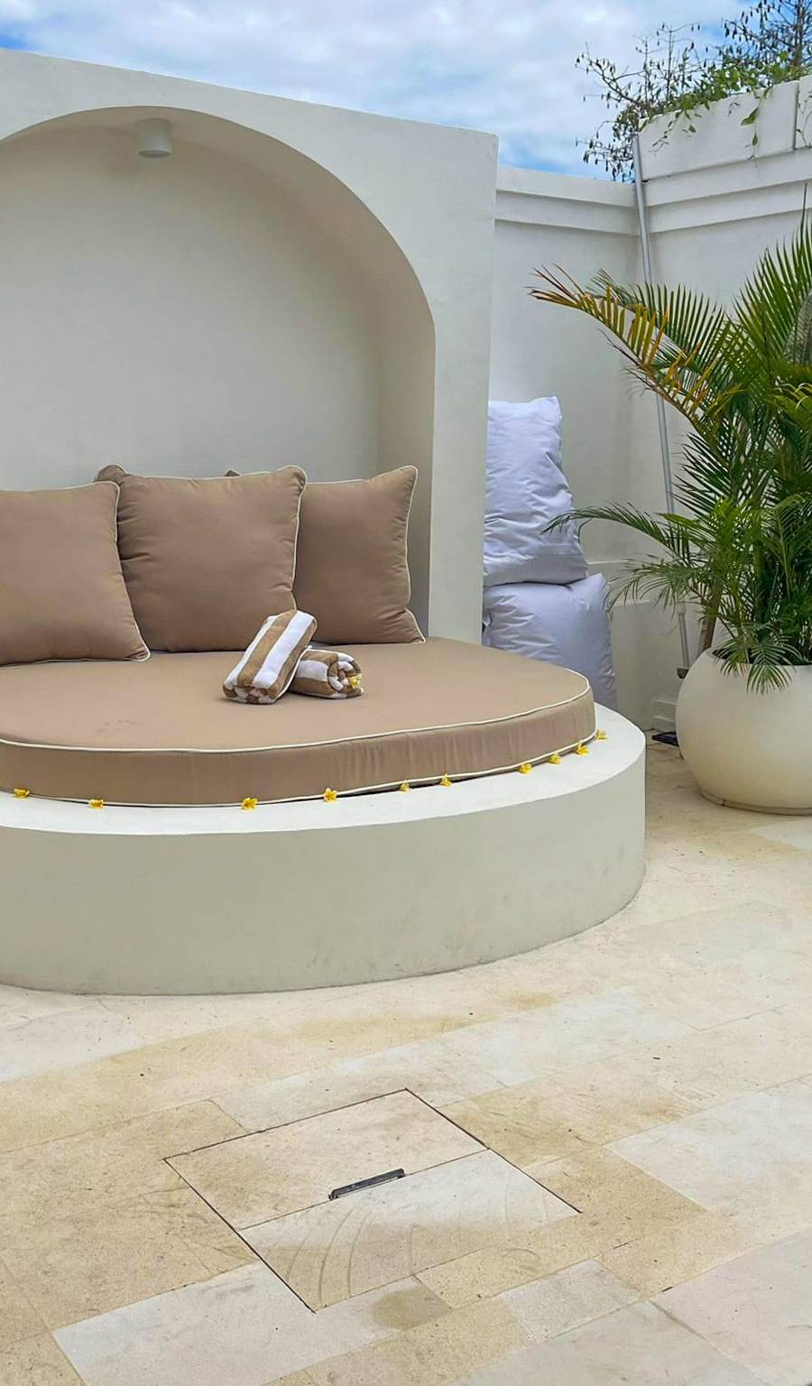 Exclusiva Villa Freehold de 4 Dormitorios en Ungasan con Vistas Panorámicas al GWK — imagen 8