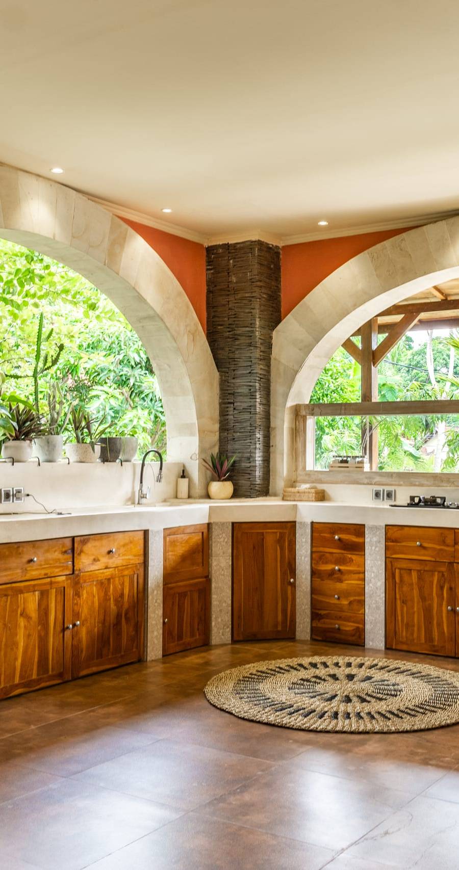 Amplia Villa de 5 Dormitorios con Vistas al Atardecer y Arrozales en Kaba-Kaba — imagen 11