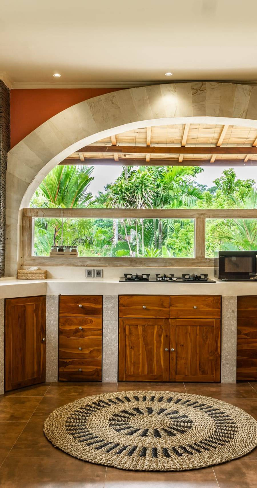 Amplia Villa de 5 Dormitorios con Vistas al Atardecer y Arrozales en Kaba-Kaba — imagen 12