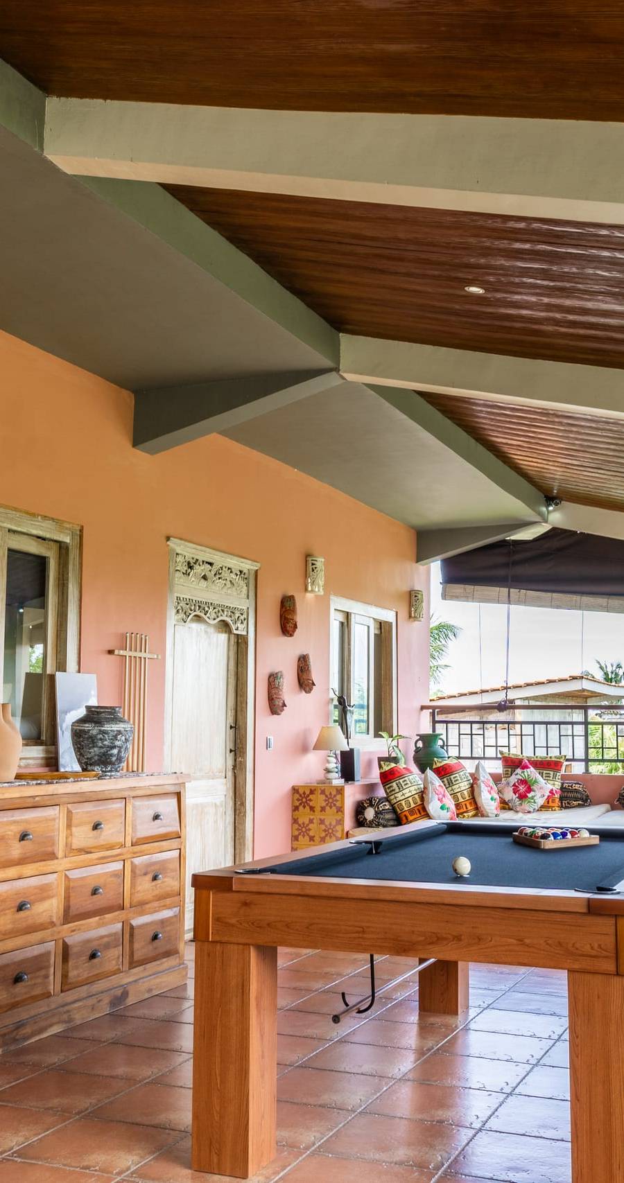 Amplia Villa de 5 Dormitorios con Vistas al Atardecer y Arrozales en Kaba-Kaba — imagen 23