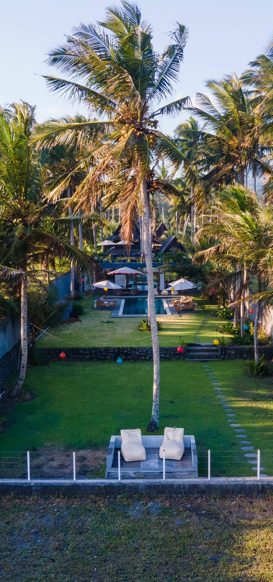 Auténtica Villa Freehold de 6 Dormitorios Frente al Mar en Jembrana — imagen 1