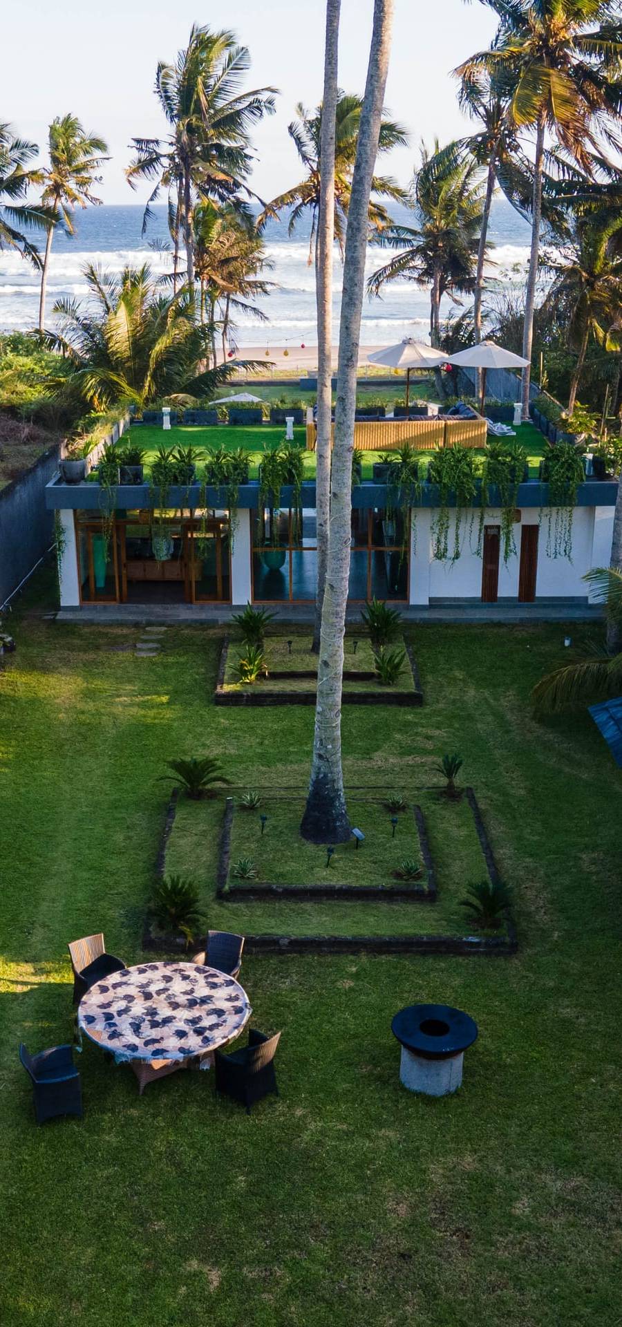 Auténtica Villa Freehold de 6 Dormitorios Frente al Mar en Jembrana — imagen 6