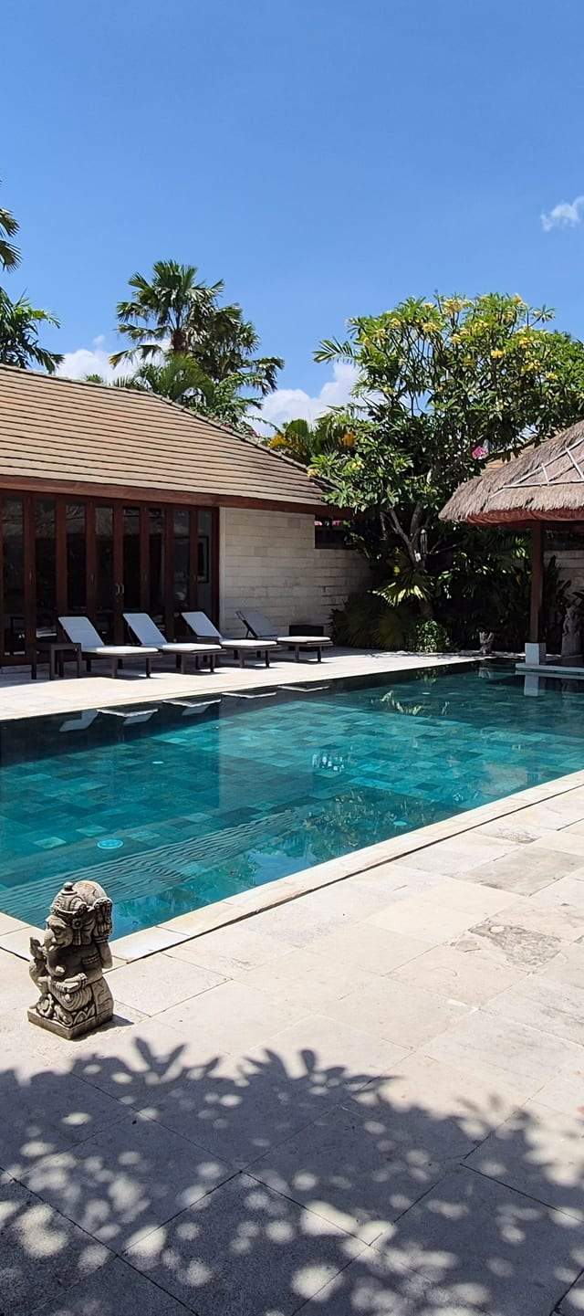 Exquisita Villa a Pasos de la Playa Diseñada por Popo Danes – Opciones Leasehold y Freehold