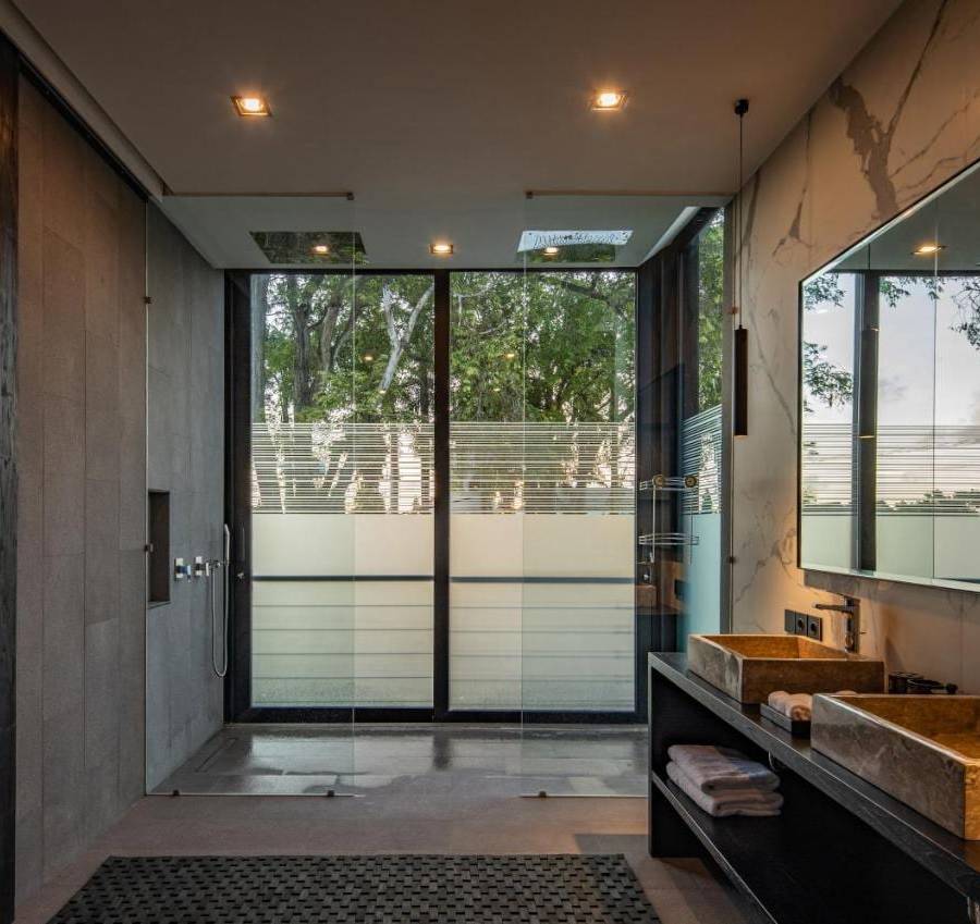Lujosa Villa en Umalas: Serenidad Moderna a Minutos de Canggu y Seminyak — imagen 11