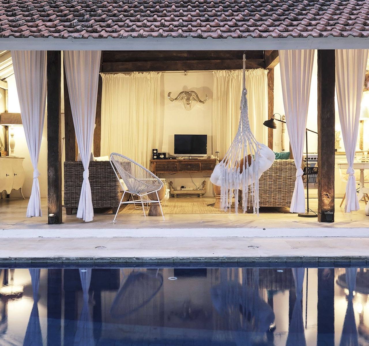 Refugio Tranquilo a Orillas del Río: Tres Villas en el Corazón de Canggu — imagen 1