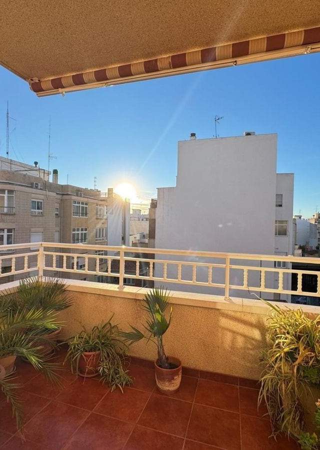 APARTAMENTO REFORMADA A POCOS METROS DE LA PLAYA EN ALICANTE