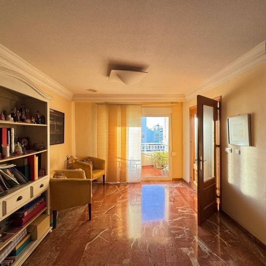 APARTAMENTO REFORMADA A POCOS METROS DE LA PLAYA EN ALICANTE — imagen 11
